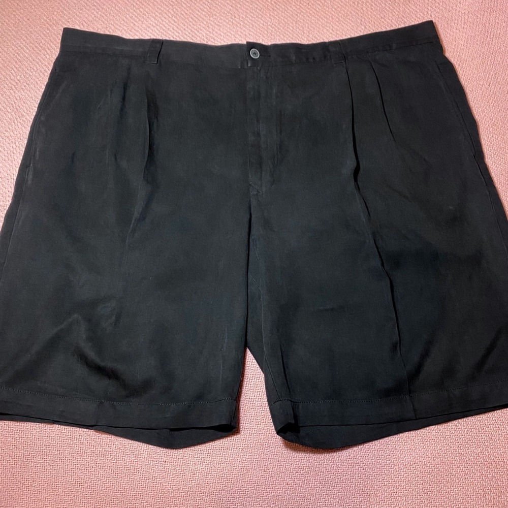 Tommy Bahama Relax Mens 44 Black 100% Silk Pleated‎ Shorts Tropical Resort Wear